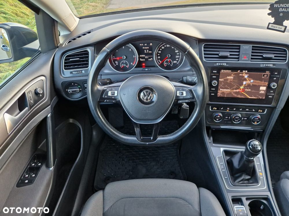 Volkswagen Golf - 17