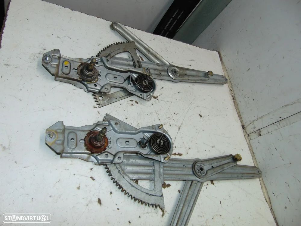 Peugeot 205 elevadores - 2