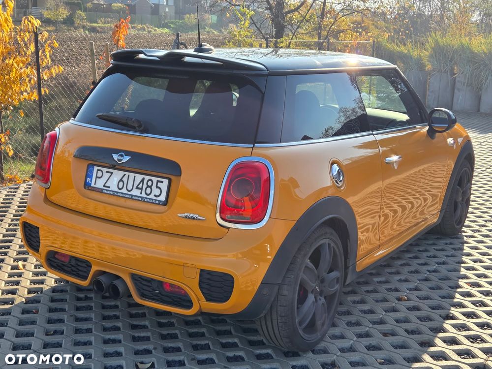 MINI John Cooper Works - 4