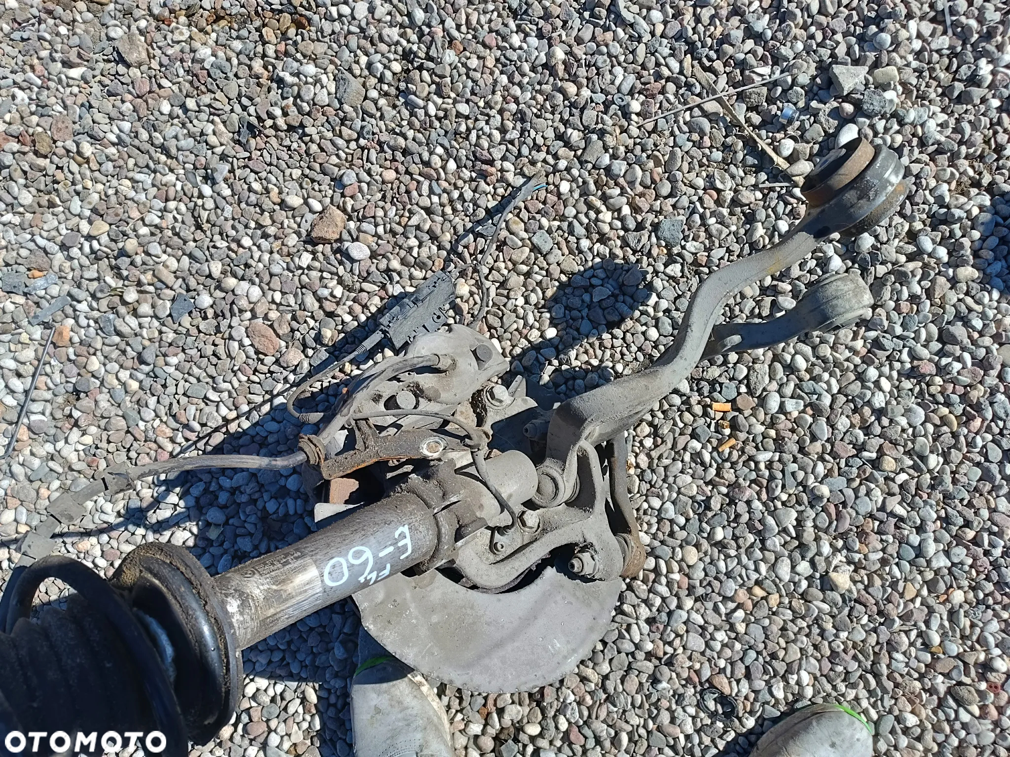 BMW E60 lift 2.0D ZWROTNICA LEWA (KIEROWCA) PRZÓD KOMPLET AMORTYZATORY PIASTA WACHACZE - 3