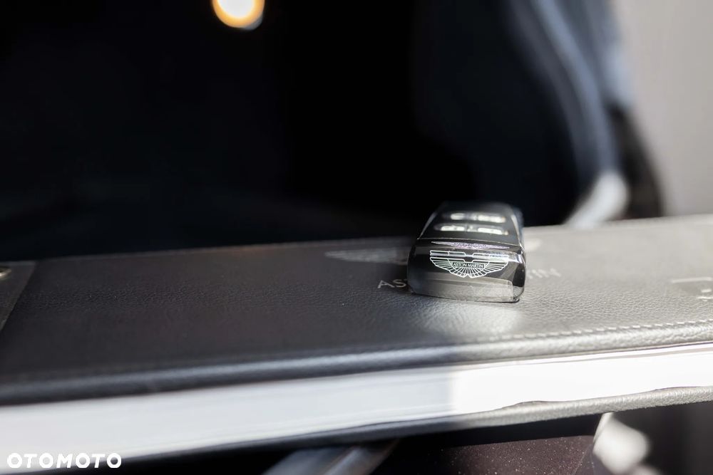 Aston Martin DB9 Touchtronic - 17