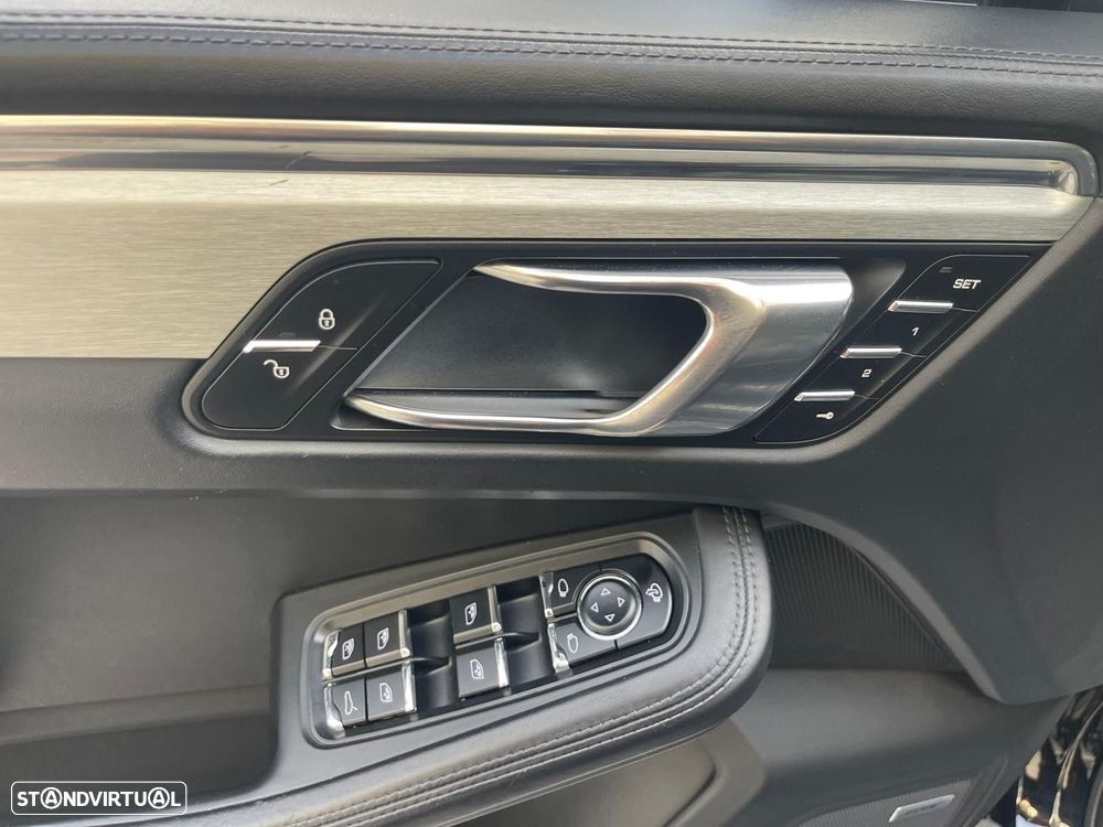 Porsche Macan Turbo PDK - 24