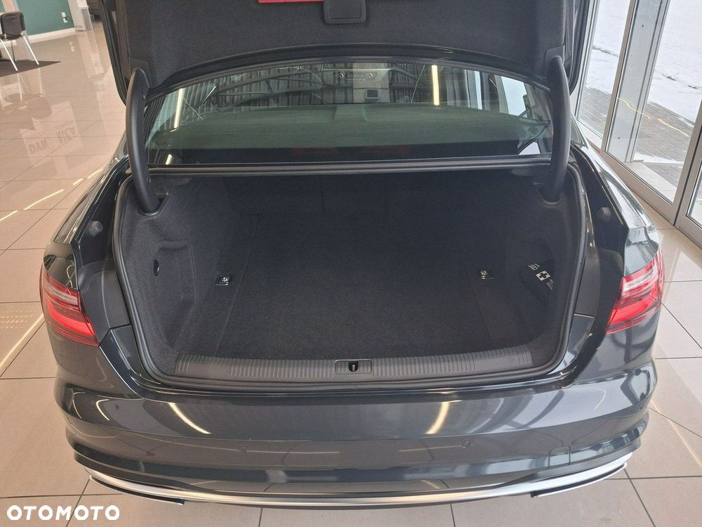 Audi A4 Limousine - 16