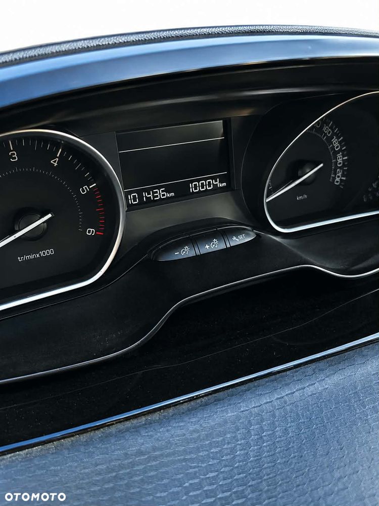 Peugeot 2008 - 4