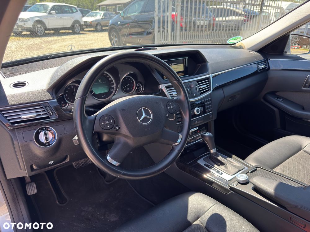 Mercedes-Benz Klasa E 250 CGI BlueEFFICIENCY Avantgarde - 18