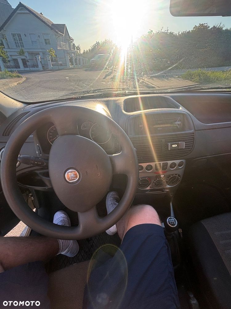 Fiat Punto 1.2 8V - 16