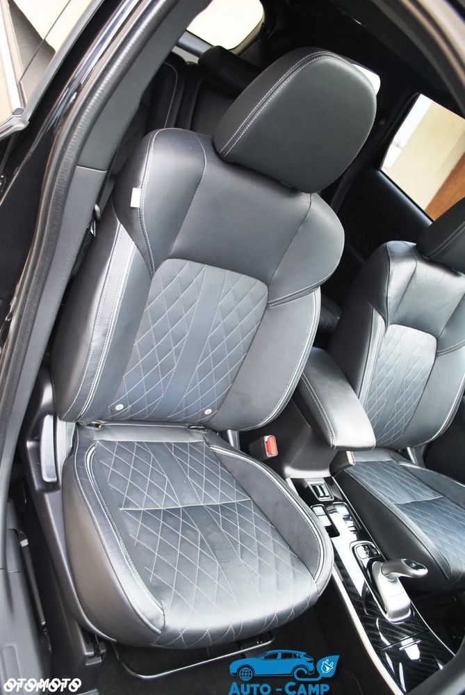 Mitsubishi Outlander PHEV Instyle + - 23