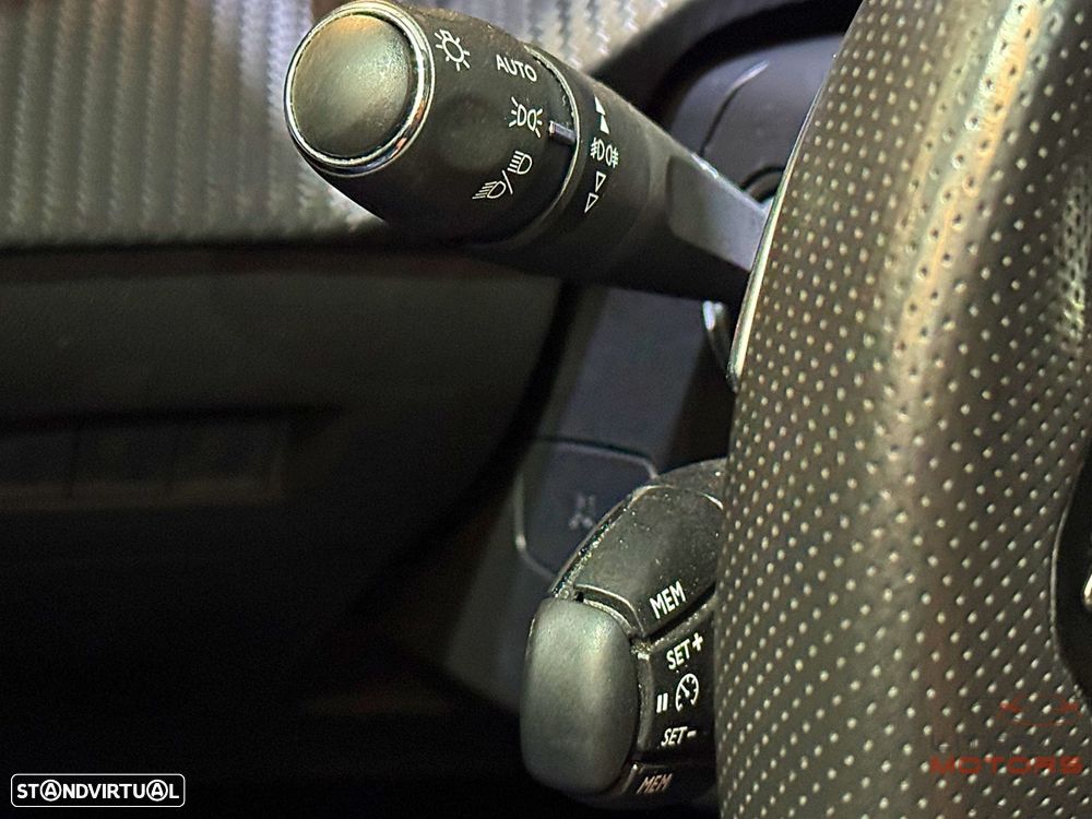 Peugeot 2008 1.2 PureTech GT EAT8 - 25