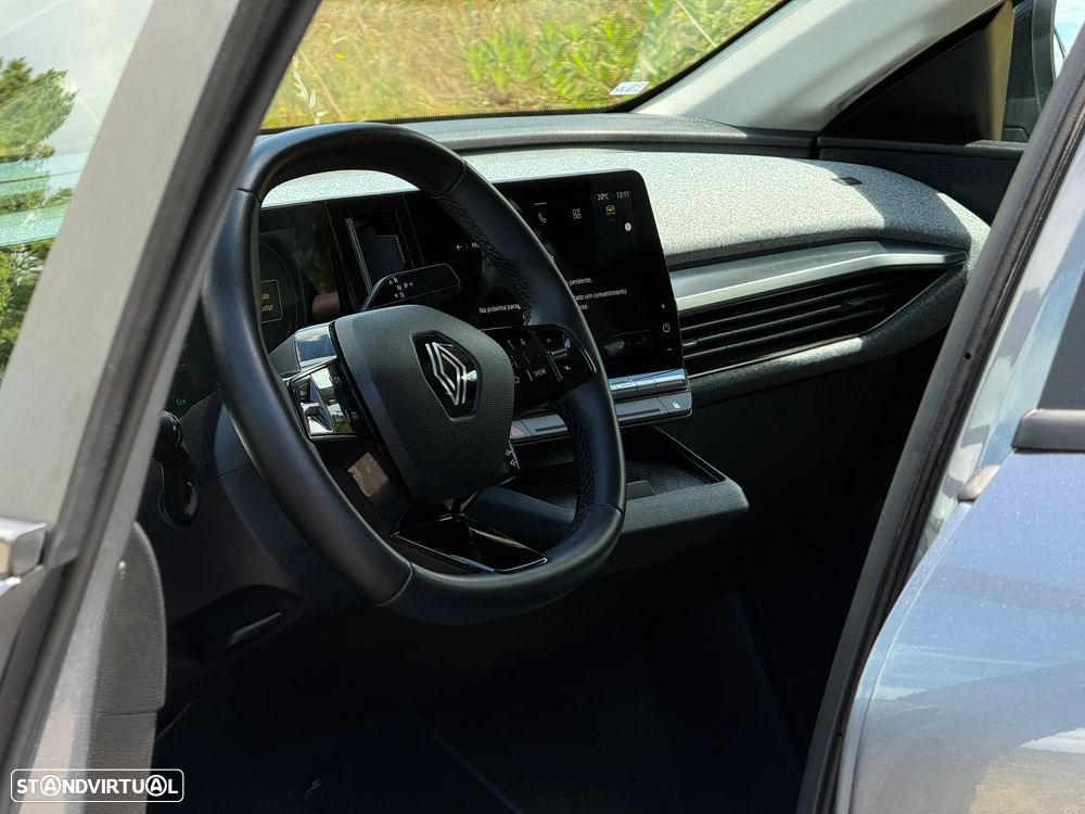 Renault Mégane E-Tech - 12