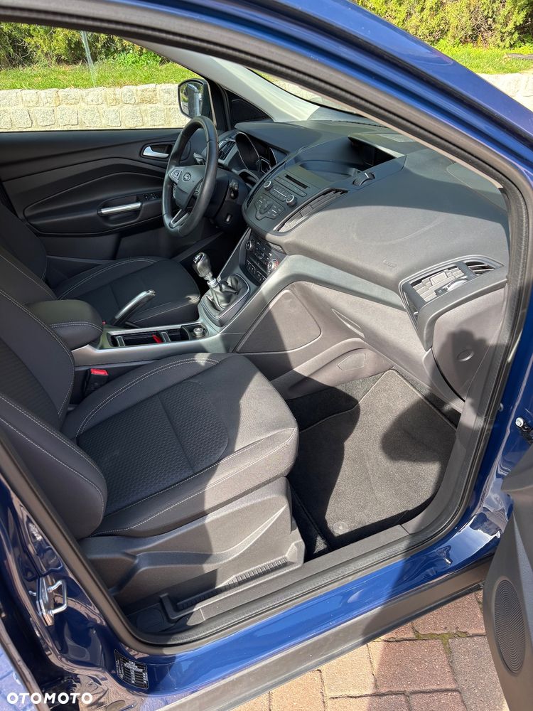 Ford Kuga 1.5 EcoBoost 2x4 Trend - 13