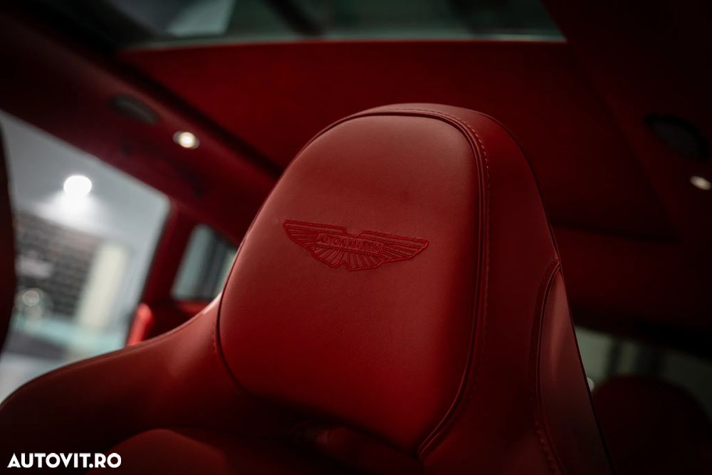 Aston Martin DBX - 21