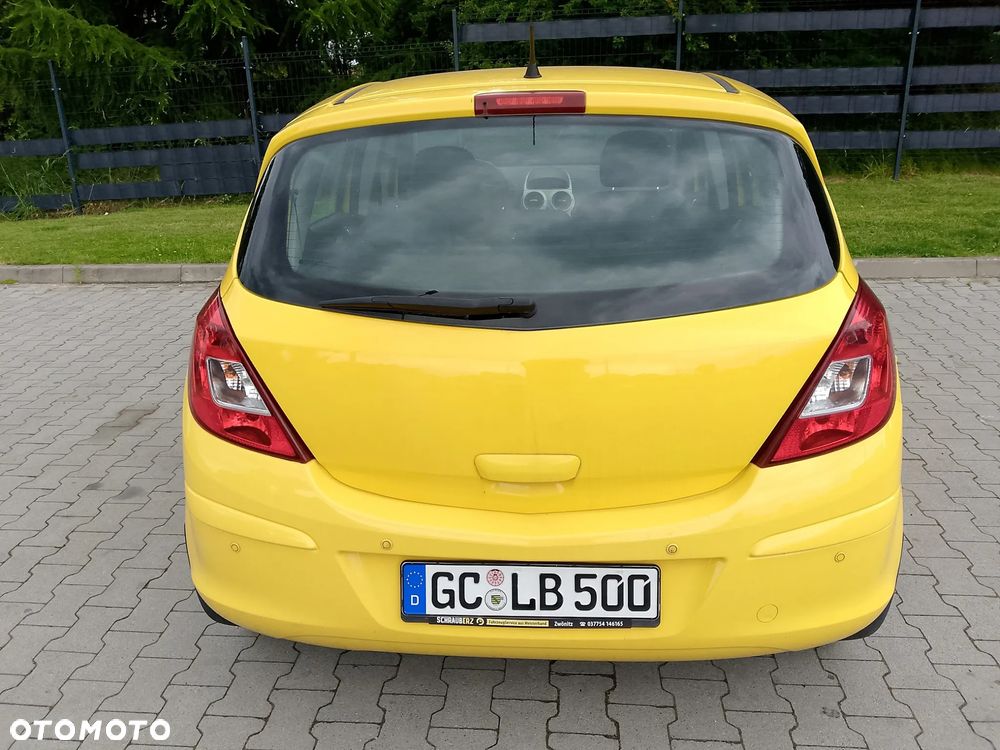 Opel Corsa 1.2 16V Cosmo - 8