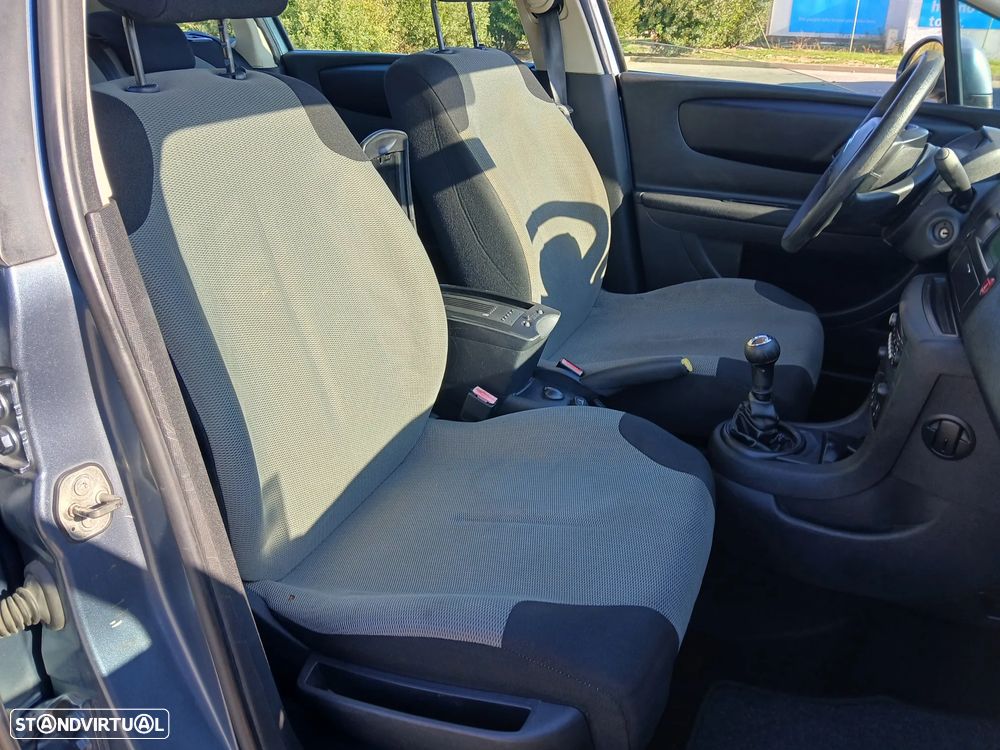 Citroën C4 1.6 HDi SX - 10