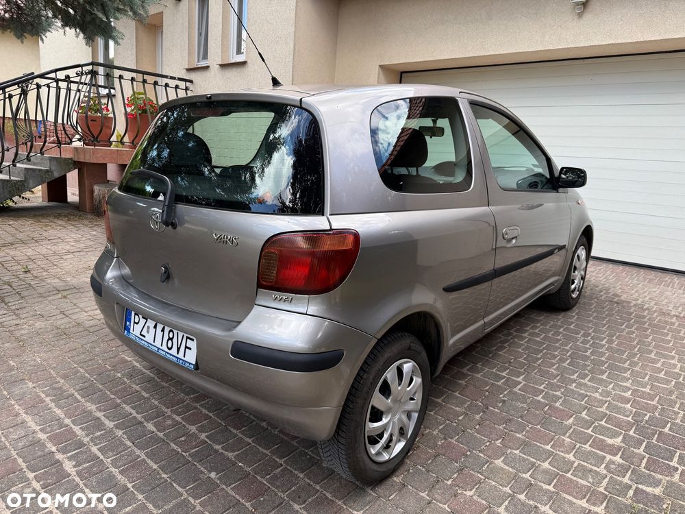 Toyota Yaris - 4