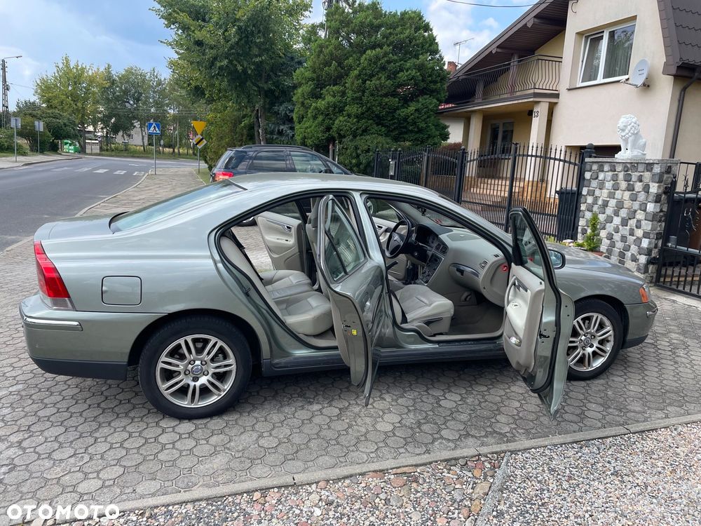 Volvo S60 2.4 - 7