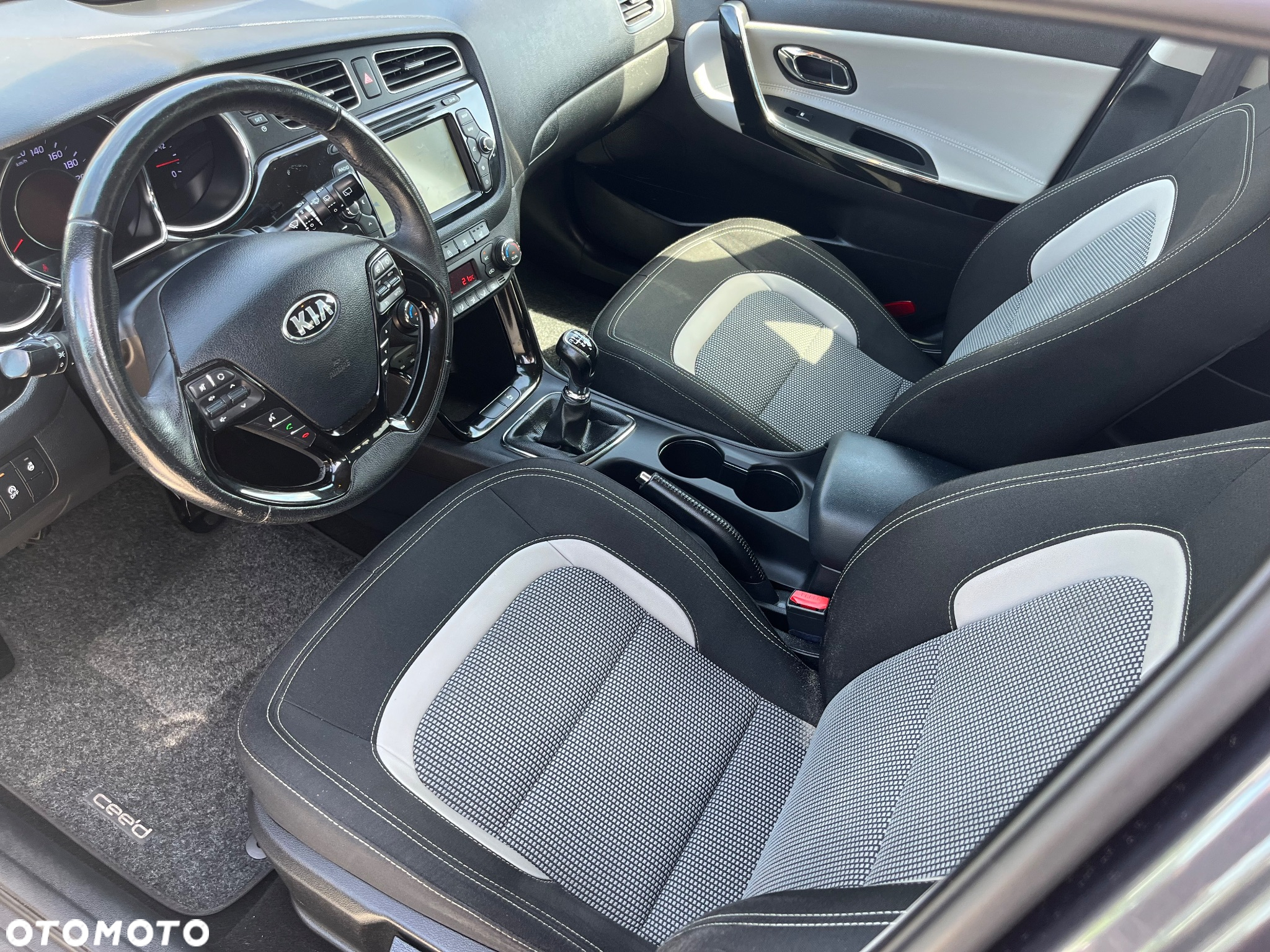 Kia Ceed - 22