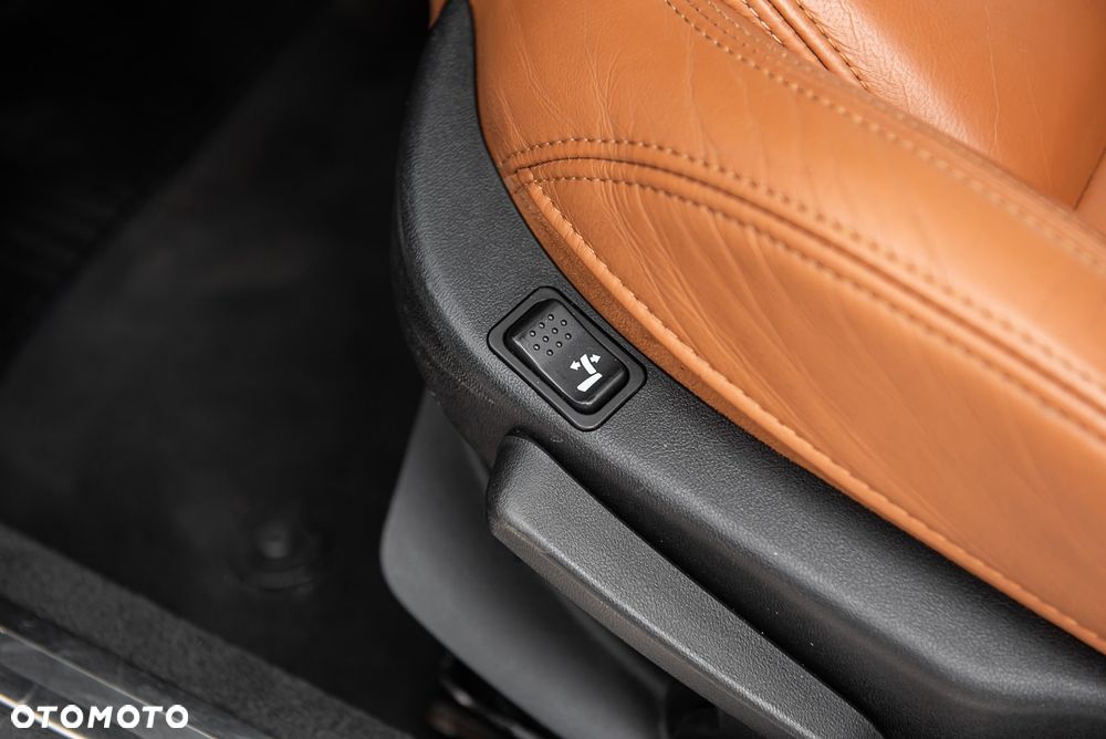 Alfa Romeo Brera 2.4JTDM - 17