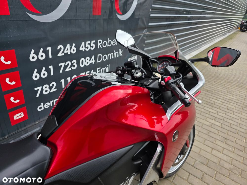 Honda VFR - 23