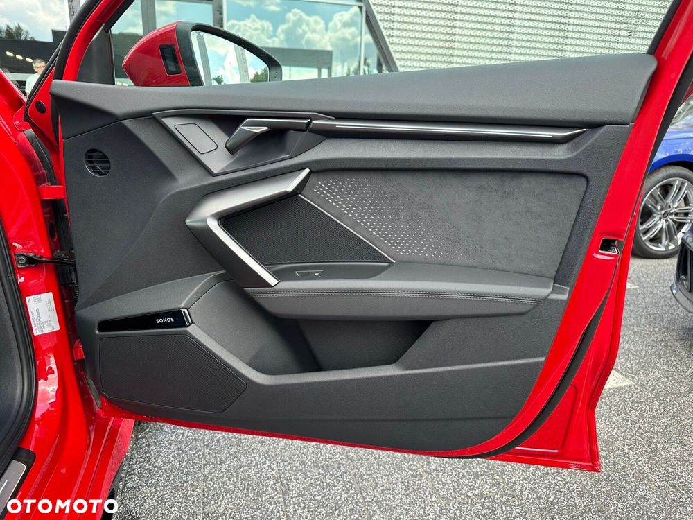 Audi RS3 Limousine - 24