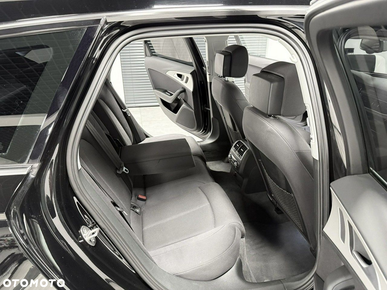 Audi A6 Avant 2.0 TDI Ultra S tronic - 29