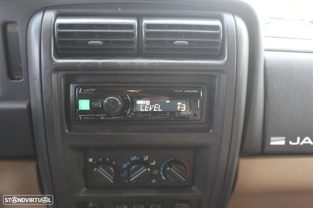 Jeep Cherokee 2.5 TD Sport - 17