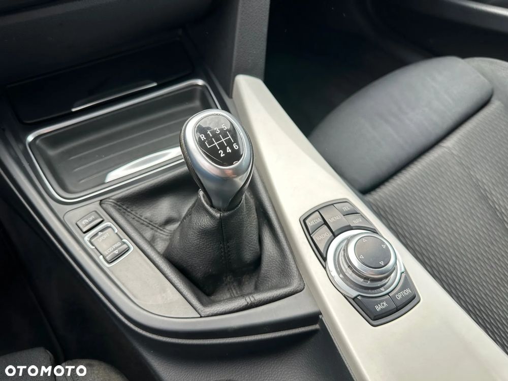 BMW Seria 3 320d - 15