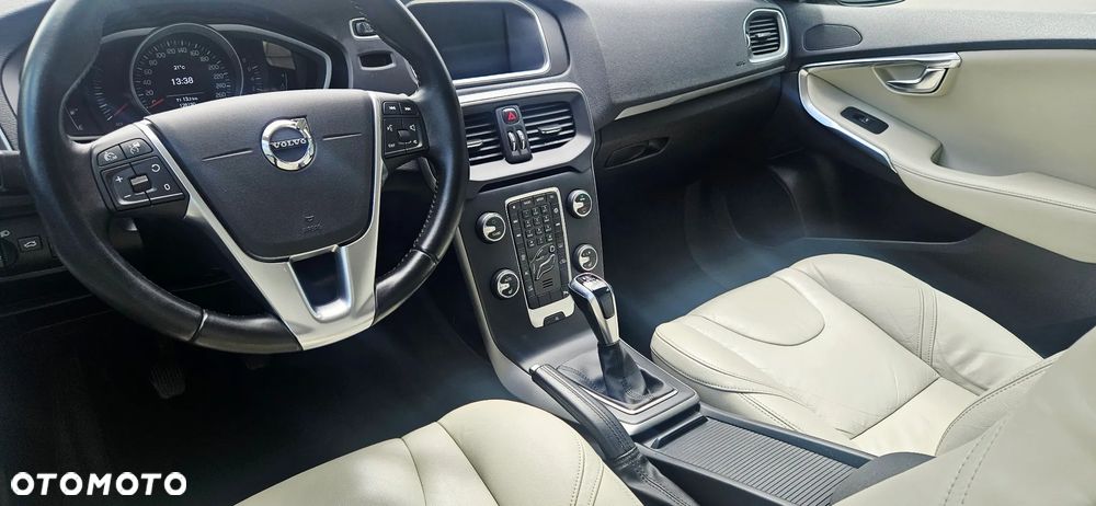 Volvo V40 T2 Summum - 8