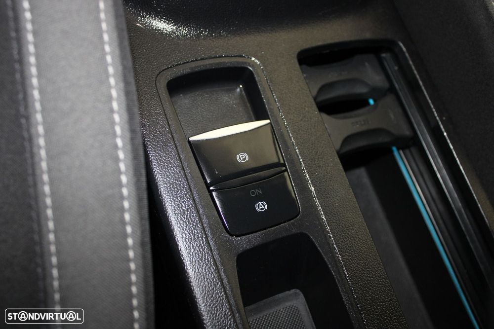 Ford Focus SW 1.5 TDCi EcoBlue Business - 20