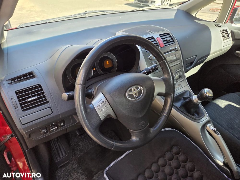 Toyota Auris 1.4 D-4D - 2