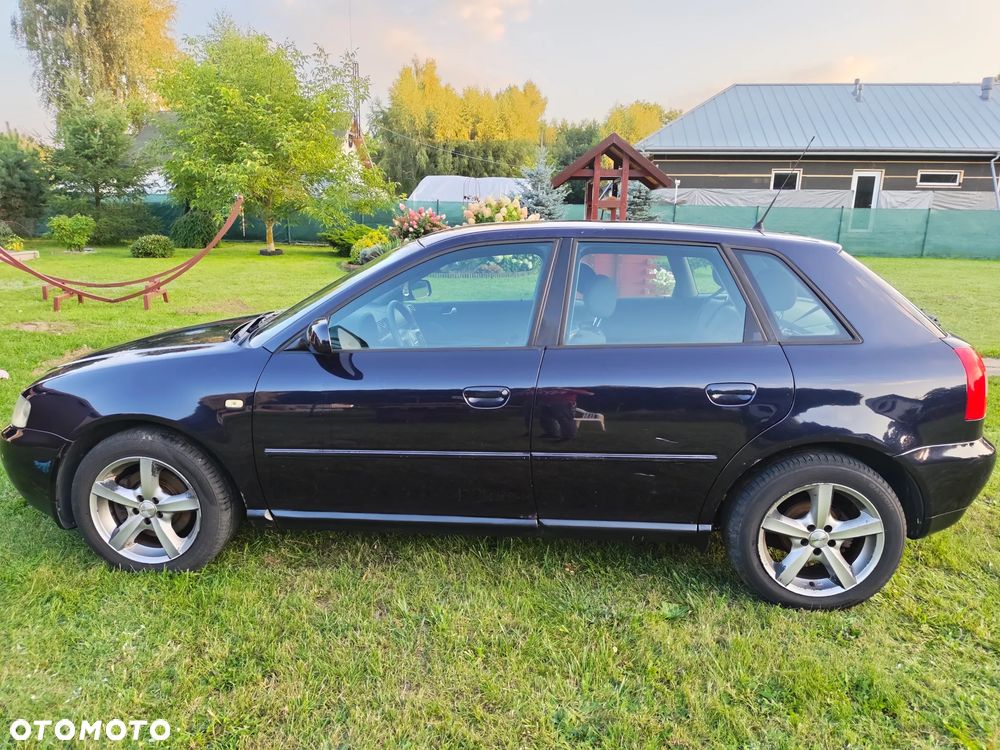 Audi A3 Sportback 1.8T Ambiente - 4