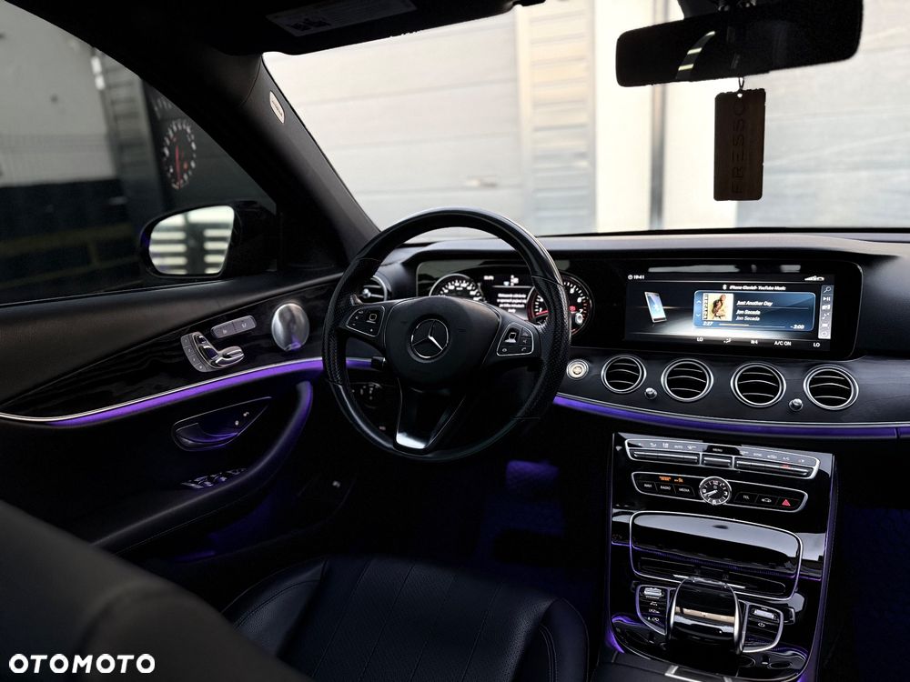 Mercedes-Benz Klasa E 300 9G-TRONIC AMG Line - 6