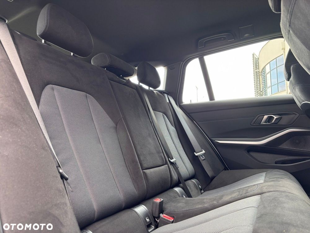 BMW Seria 3 - 16