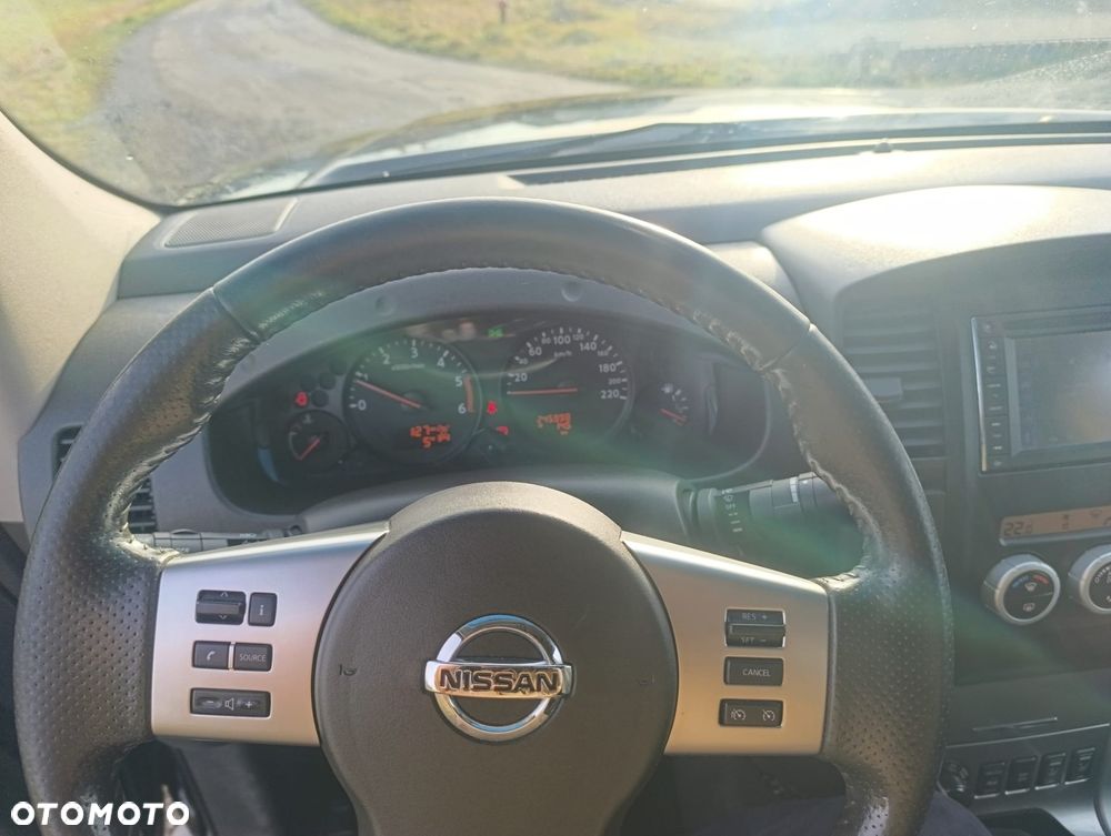 Nissan Navara - 2