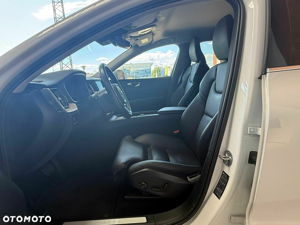 Volvo XC 60 B5 D AWD Plus Bright - 10