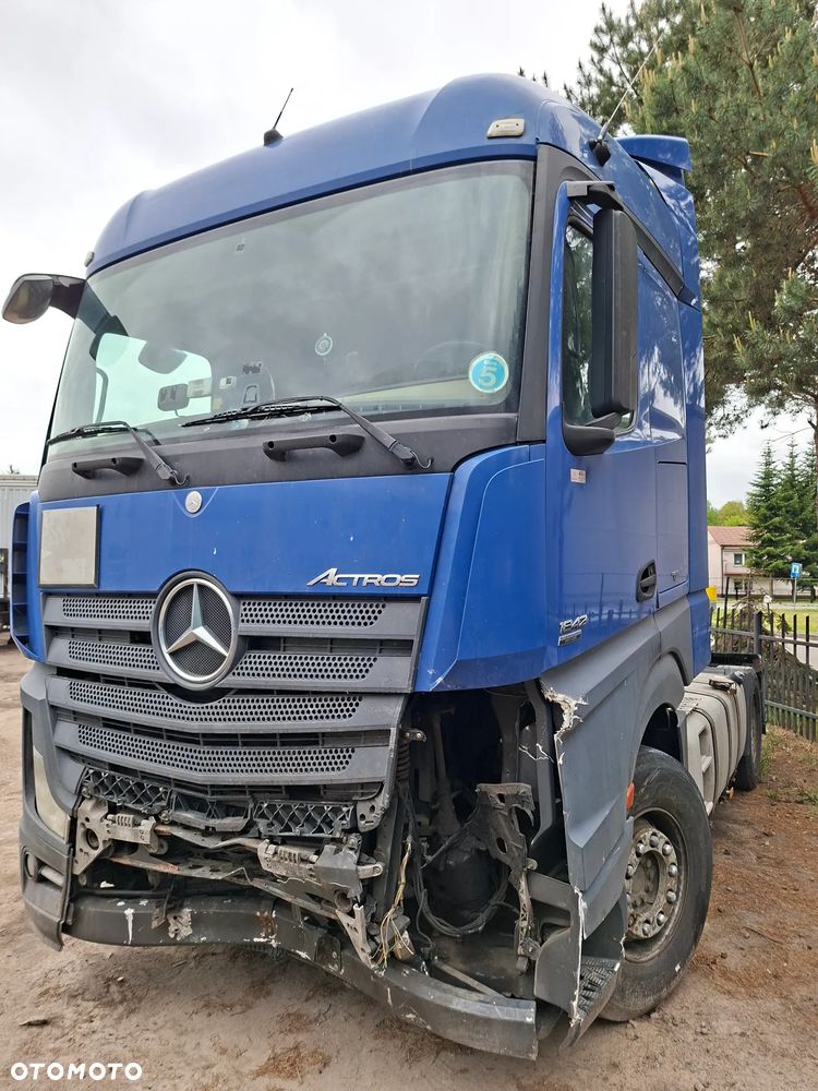 Mercedes-Benz Actros - 3