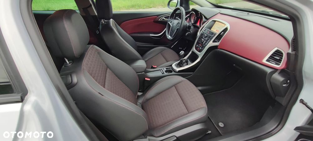 Opel Astra 1.6 Turbo Edition - 12