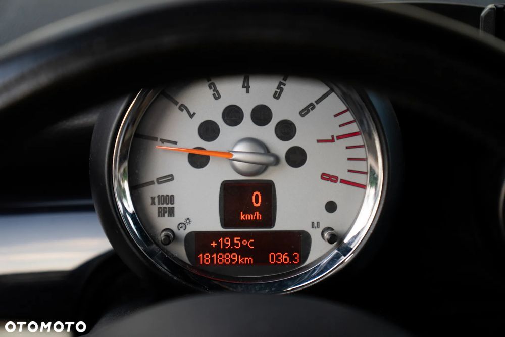 MINI Cooper Standard - 14