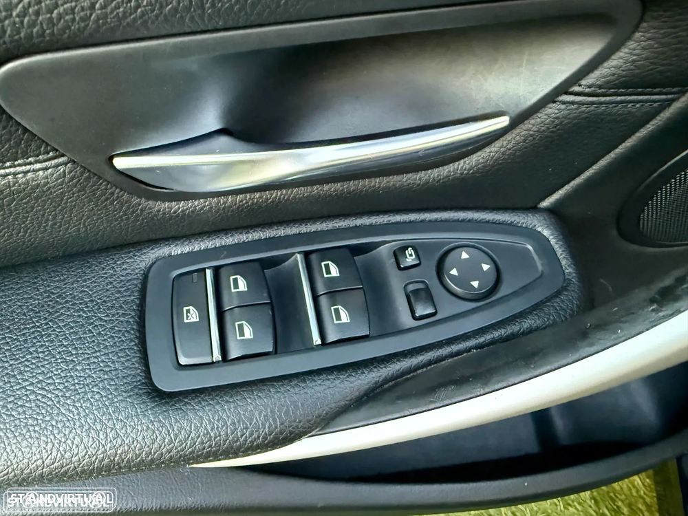 BMW 320 d Touring Ultimate Auto - 22