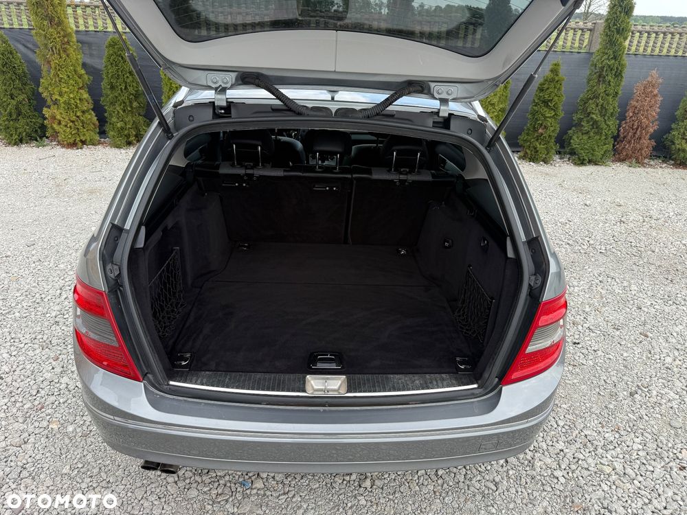 Mercedes-Benz Klasa C 180 Kompressor BlueEFFICIENCY - 19
