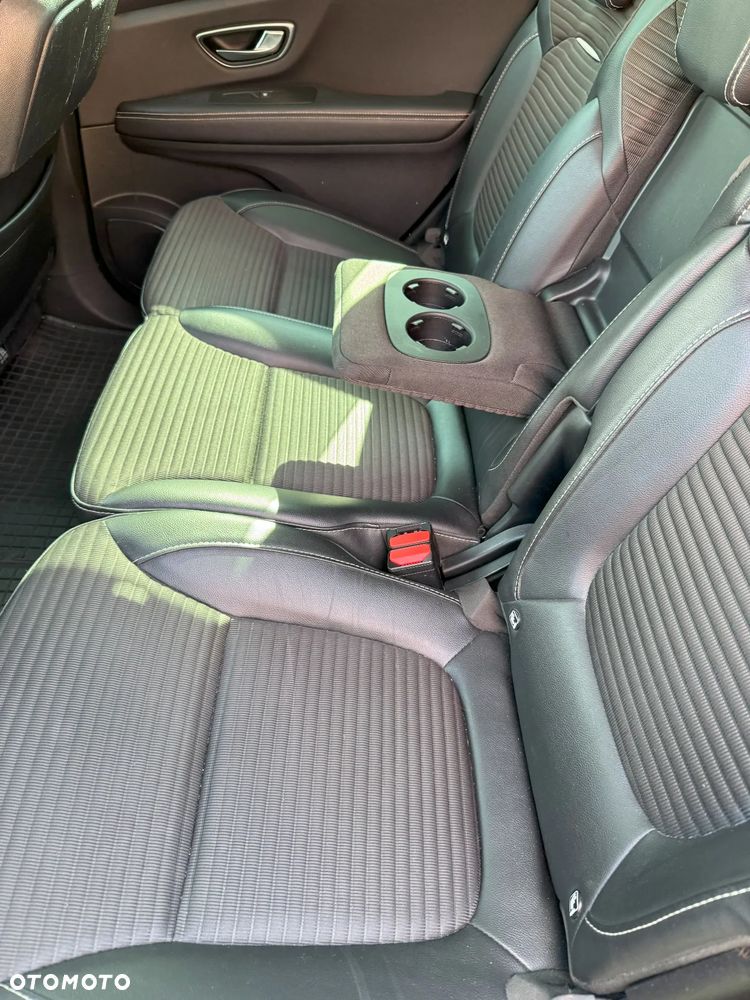 Renault Scenic 1.6 dCi Bose - 6