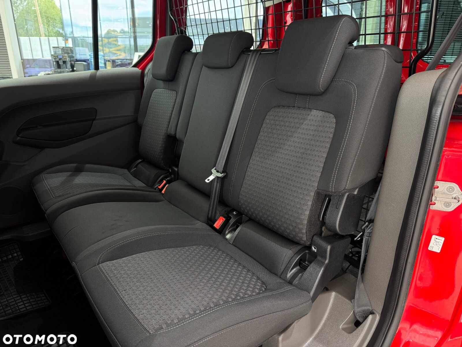 Ford Transit Connect - 13