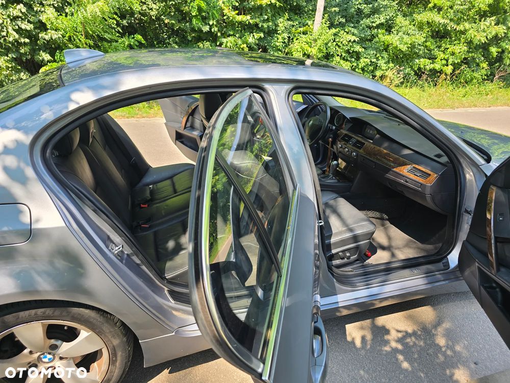 BMW Seria 5 525i - 22
