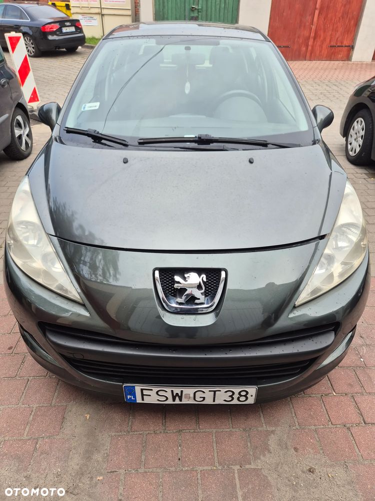 Peugeot 207 - 1