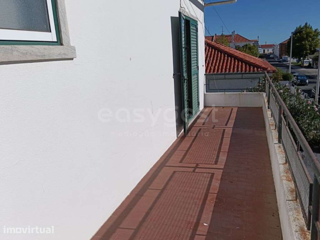 Moradia Bi-Familiar localizada no centro da vila de Aljustrel - Grande imagem: 5/16
