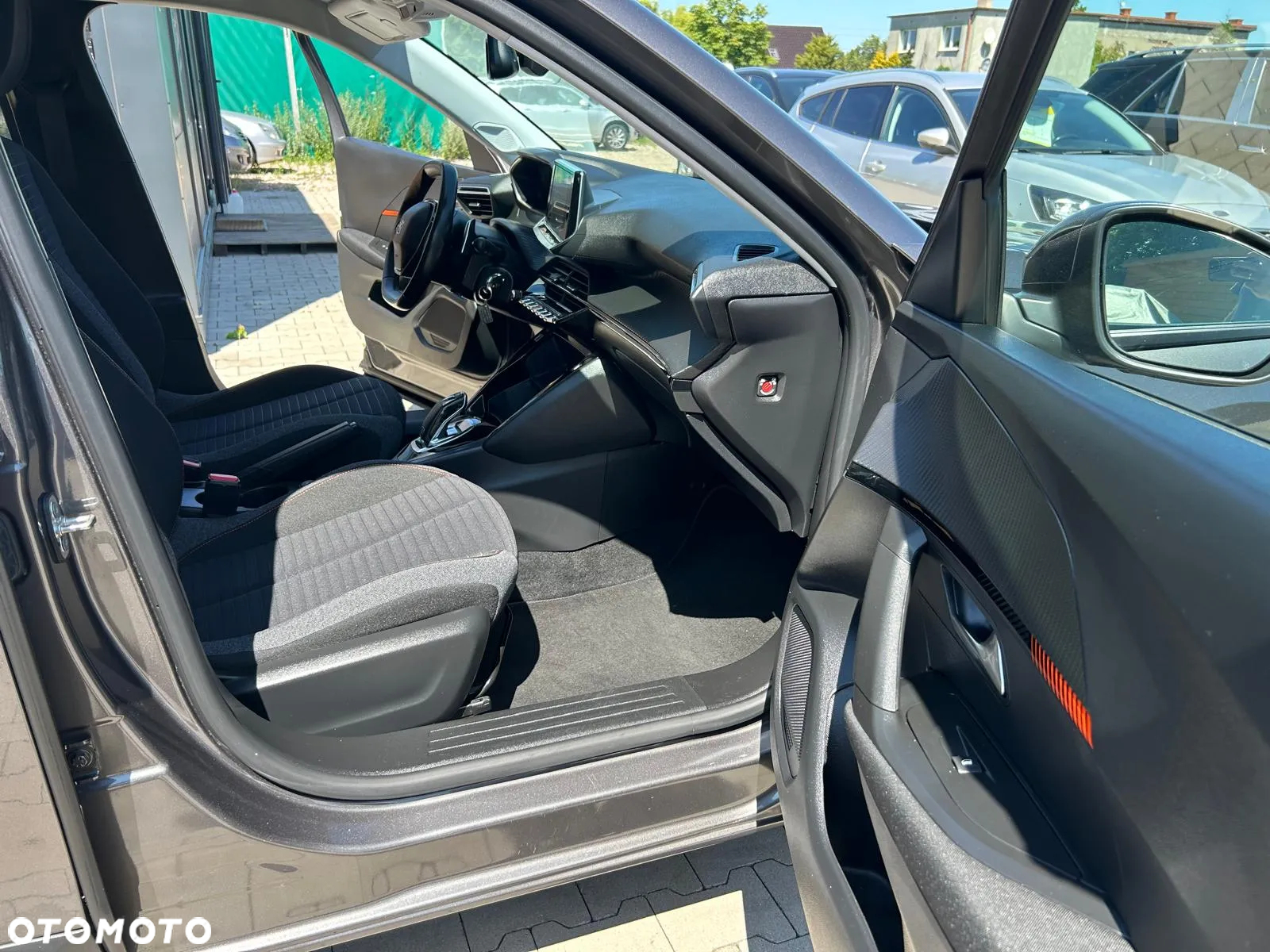 Peugeot 2008 PureTech 130 Stop&Start EAT6 Signature - 23