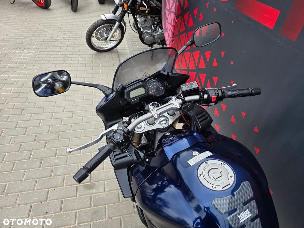 Yamaha FZ - 29