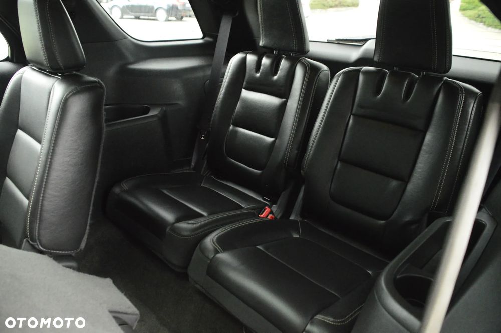 Ford Explorer 4.6 4WD - 29