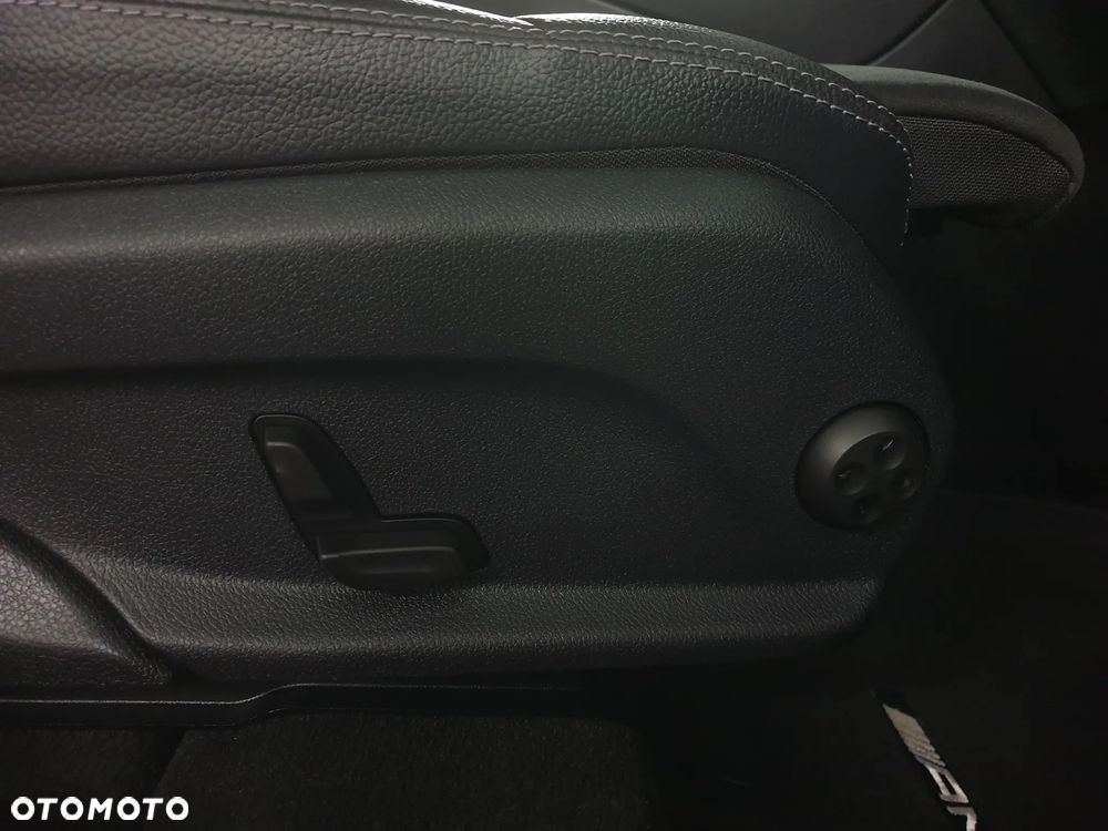 Mercedes-Benz GLC 300 de 4Matic 9G-TRONIC AMG Line Plus - 32