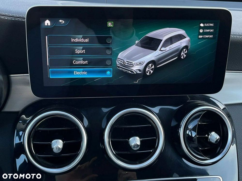 Mercedes-Benz GLC 300 e 4-Matic Avantgarde - 35