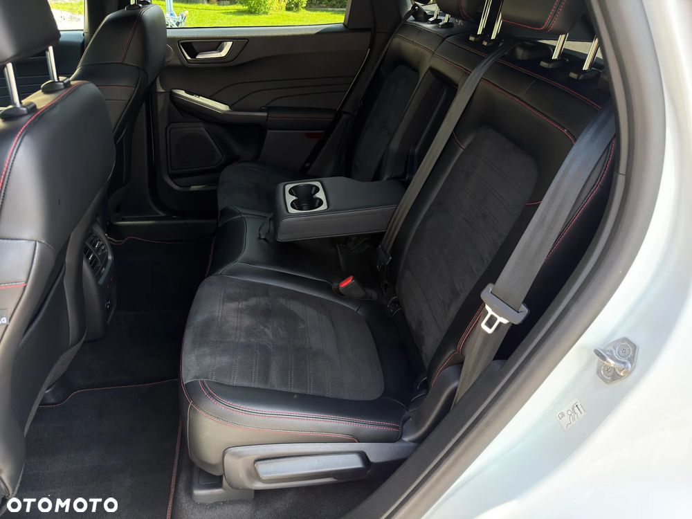 Ford Kuga 2.5 Duratec FHEV 4x4 ST-LINE X - 28